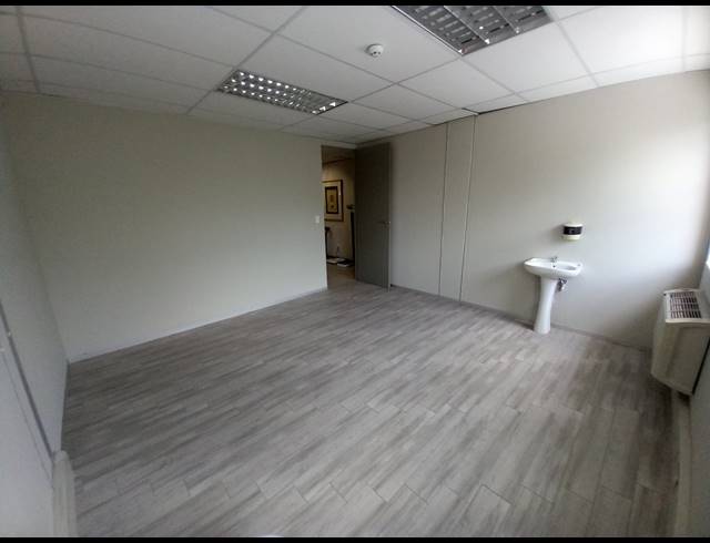 220M² OFFICE TO LET IN BRYANSTON